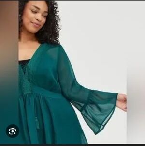 Torrid Emerald Green Chiffon Babydoll Blouse